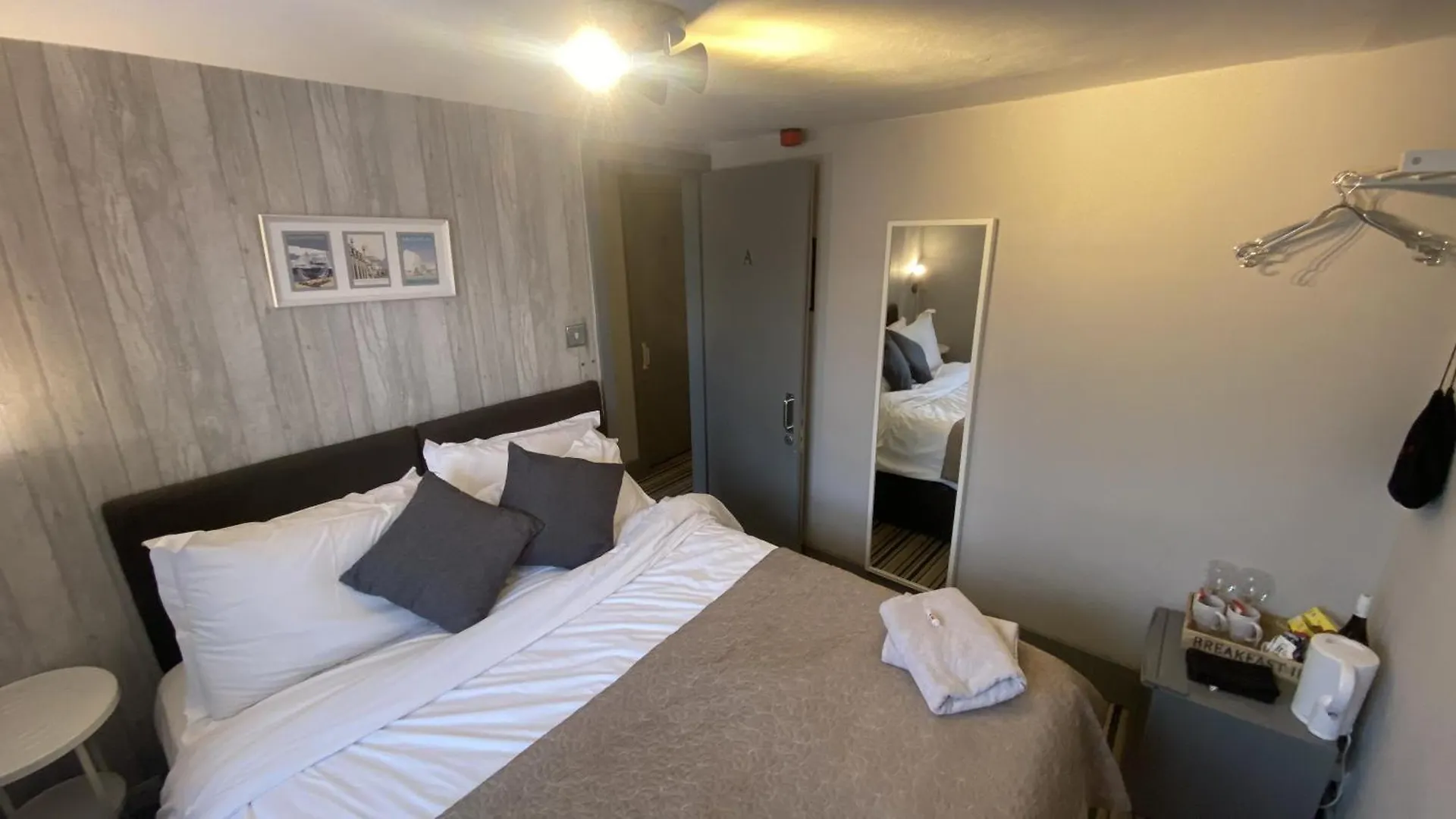 Ei8Ht Brighton Guest Accommodation 4*,